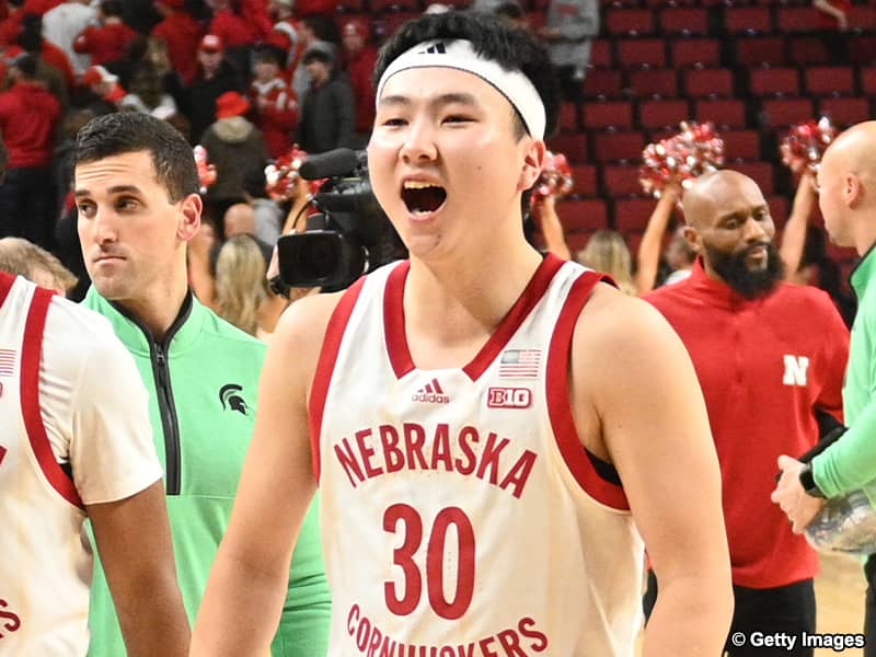 ネブラスカ大が格上相手にまた金星…富永啓生はバースデー3P不発も名門撃破