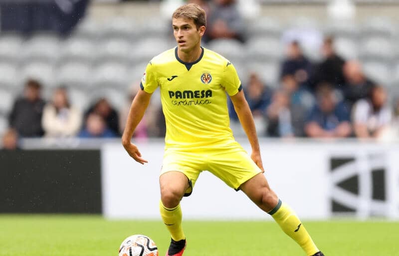 ビジャレアル、長期離脱中のデニス・スアレスが大腿四頭筋前部腱の手術で今季絶望へ