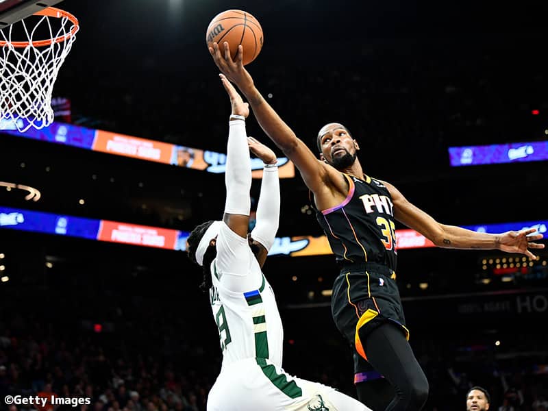 後半に主導権をつかんだサンズがホームでバックスを撃破…デュラントらエース陣が躍動