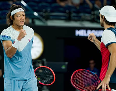 複ツアーV 中国人男子初の快挙達成