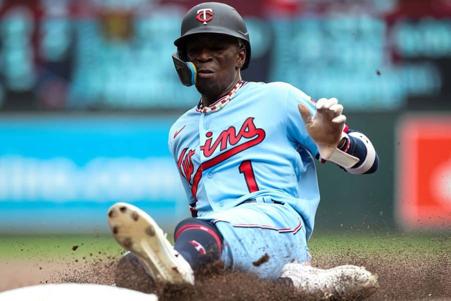 “銭闘”で敗北→わずか1日で放出　5000万円を争った結末…トレードの駒にされた28歳