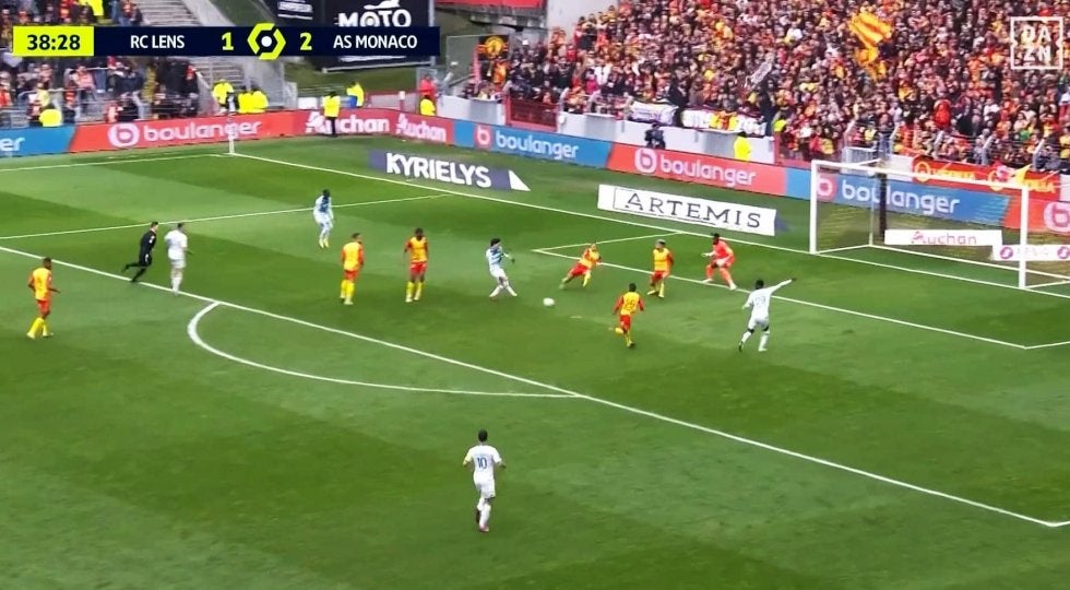 「打って！」「エゴほしい」南野拓実、“アシスト未遂”でファンが絶叫した一部始終…超絶キープから優しいラストパスを狙うが、強引にシュートの選択肢も？