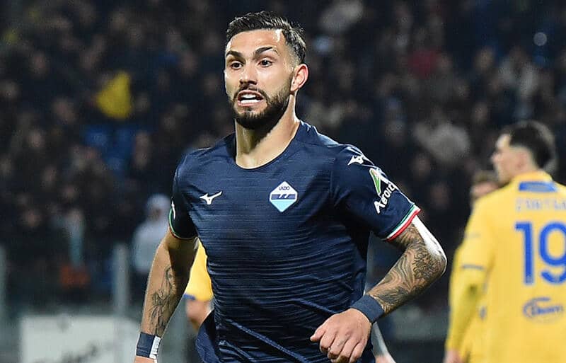 サッリ辞任のラツィオ、途中出場カステジャノスのドッピエッタでフロジノーネに競り勝ち公式戦連敗を4でストップ【セリエA】 サッカー