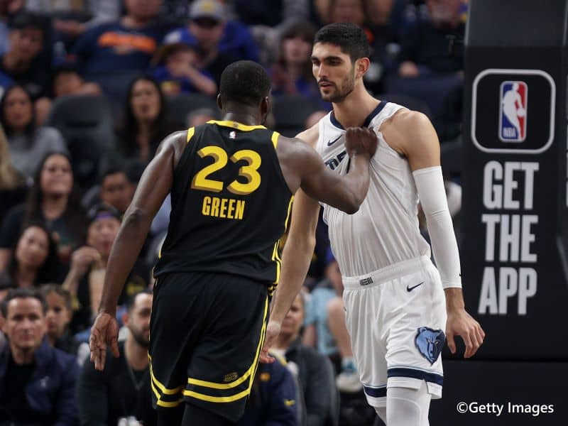 グリズリーズとウォリアーズが一時乱闘寸前の騒ぎ…渡邊雄太は“個人的理由”で欠場