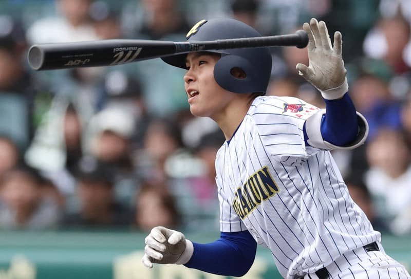 中央学院、春夏通じ初のベスト4　青森山田破る　センバツ