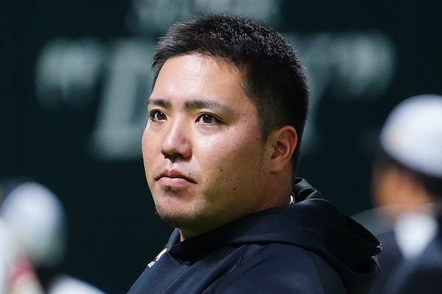 鷹・山川穂高、“一番乗り”で古巣グラウンド登場　元同僚に挨拶回り…公式戦は今季初対戦