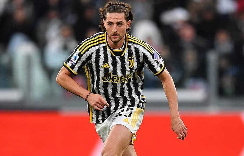 ユナイテッドがラビオへの関心を再燃？　ユベントスとの契約交渉が停滞中