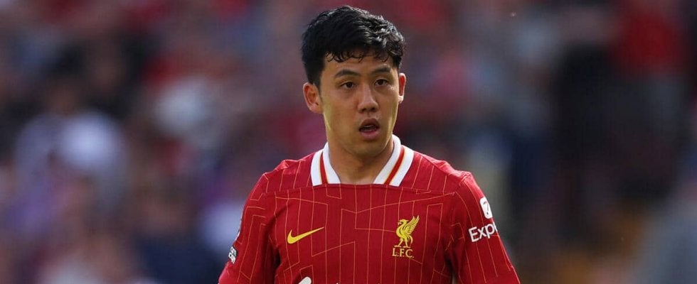 「どれほど礼儀正しく組織的か…」遠藤航の4人の子供たちの様子が話題に！ 最終戦セレモニーで父の後をついていく姿にファンも注目