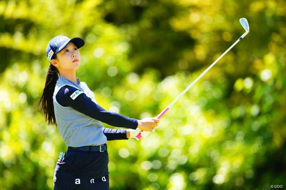 金澤志奈が単独首位でツアー初優勝に前進 1打差2位に岩井明愛