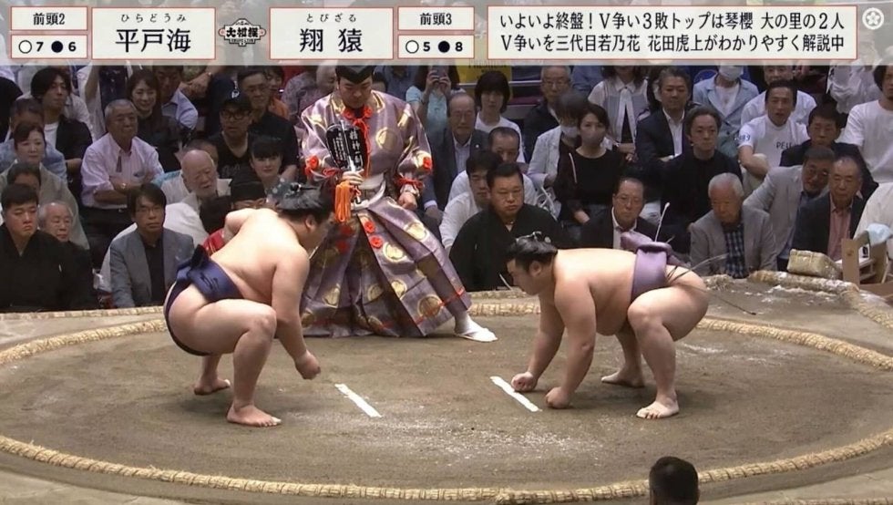 立ち合いの“ロケットスタート”が半端ない…敗れた力士の衝撃落下に騒然「すっごい飛んだ」「めっちゃ強い」