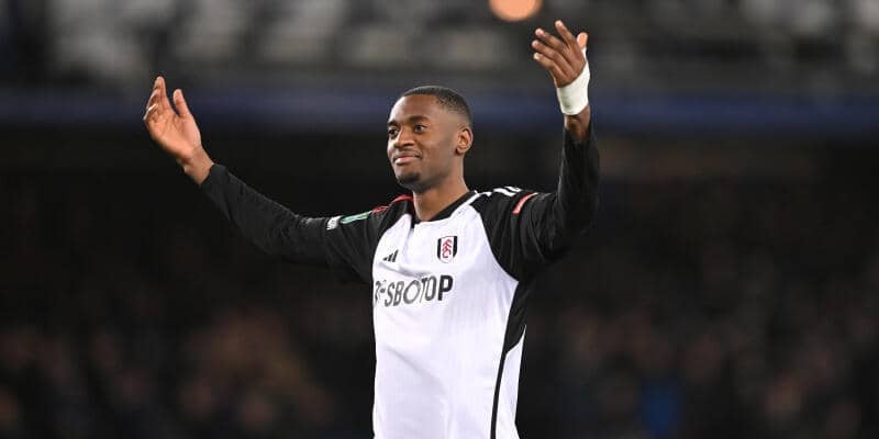 チェルシーがアダラバイヨ獲得へ！　退団のチアゴ・シウバに代わるCBに