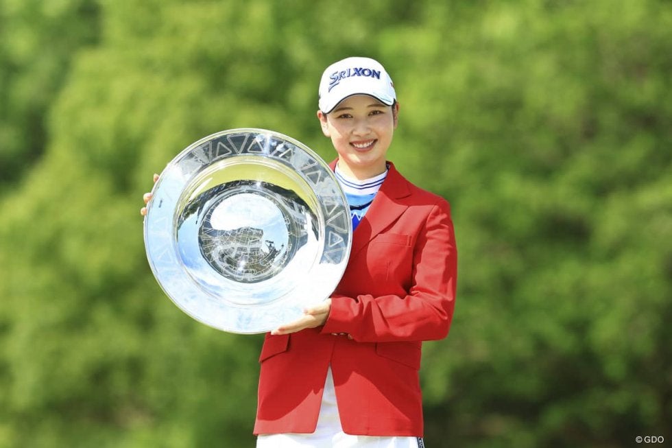 小祝さくらが逃げ切ってツアー11勝目 4度目の“月曜決着大会”を制す