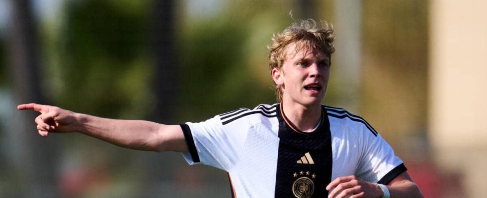 シュツットガルトがバイエルンのU-20ドイツ代表DFクラツィヒをレンタル！ 昨季途中からオーストリア・ウィーンへ武者修行