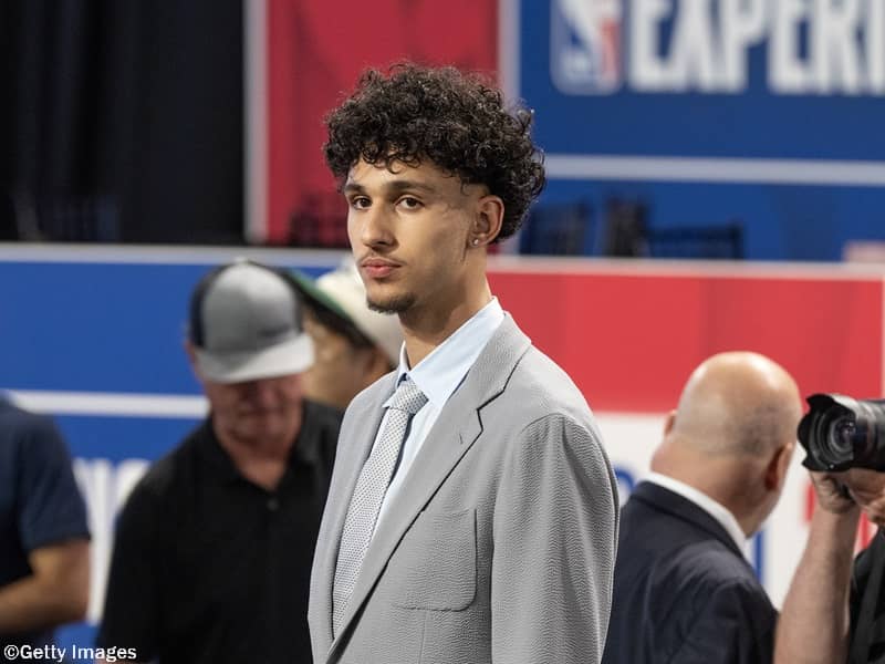 ホークスからドラフト全体1位指名されたザカリー・リザシェイ「間違いなく特別な気分」