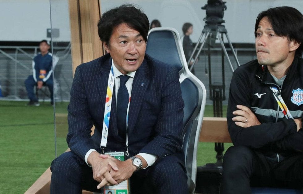 J2甲府がACLで躍進に導いた篠田善之監督と契約解除、新監督には今年S級ライセンス取得の大塚真司コーチが就任