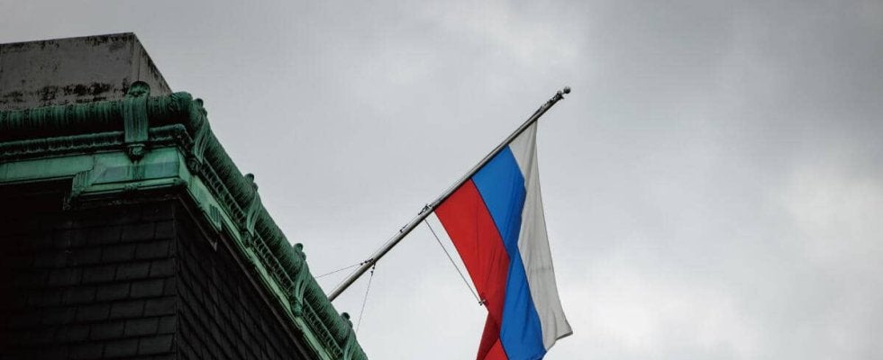 国歌斉唱のはずが…ロシア1部で試合前に「We Are The Champions」が響き渡る