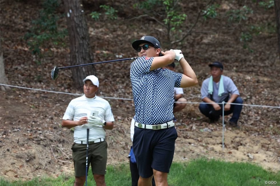 2年ぶり3勝目へ香妻陣一朗が首位浮上 1打差2位にショーン・ノリス