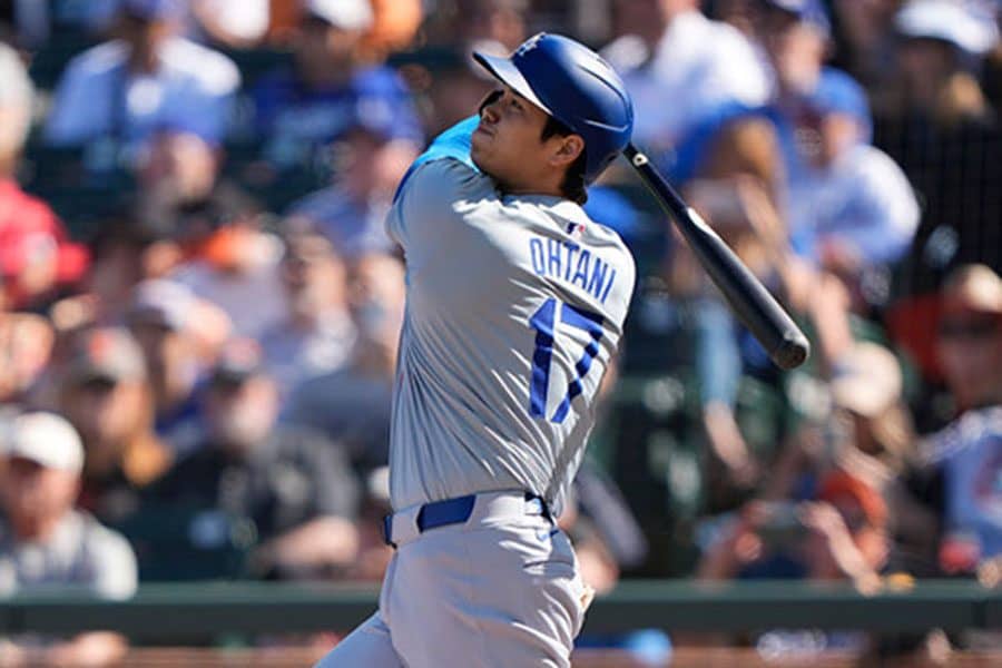 大谷翔平から衝撃3連発　44号→ベッツ、フリーマン…豪快弾が飛び交う“異空間”に敵地騒然