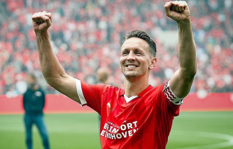 ルーク・デ・ヨングが2023-24シーズンのエールディビジMVP受賞！ 44