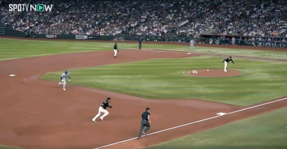 Ohtani’s Daring Heist: The Unstoppable Shohei Steals the Show with a Jaw-Dropping Third Base Swipe