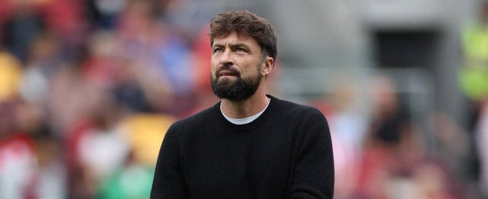 菅原由勢のサウサンプトンが早くも監督交代か？ 開幕4連敗、ミスが続くビルドアップのスタイルを疑問視か