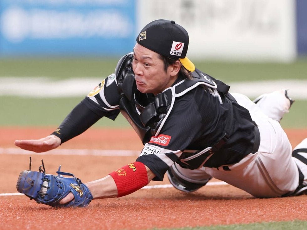 甲斐拓也　バッティンググローブ　本人使用済 甲斐拓也 バッティンググローブ 本人使用済 甲斐拓也