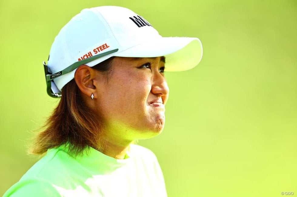 野澤真央が首位発進 1差2位に櫻井心那 馬場咲希7位