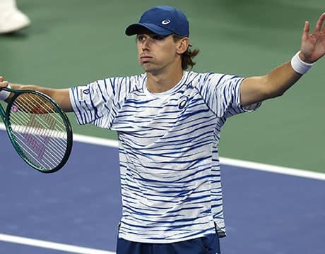 デ ミノー 逆転勝ちで8強