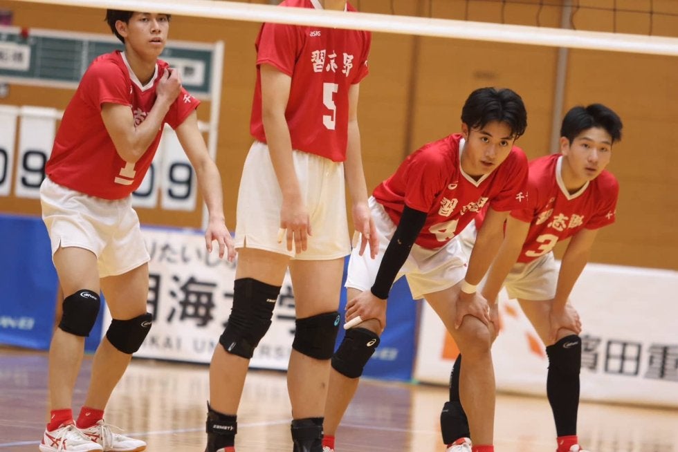 習志野高 「強気でいこう」と後がなくなった第4セットから逆転勝ち 18