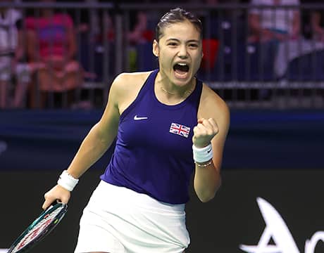 昨年Vに快勝 イギリス4強へ