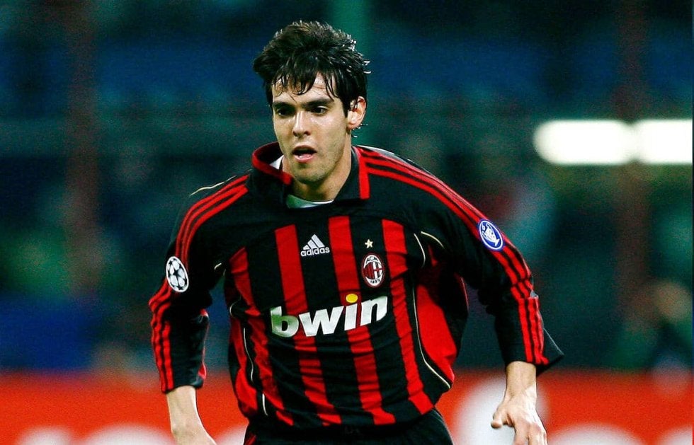 父親と同じスタイル」カカの16歳息子が話題に、ドリブルやパスで守備を  