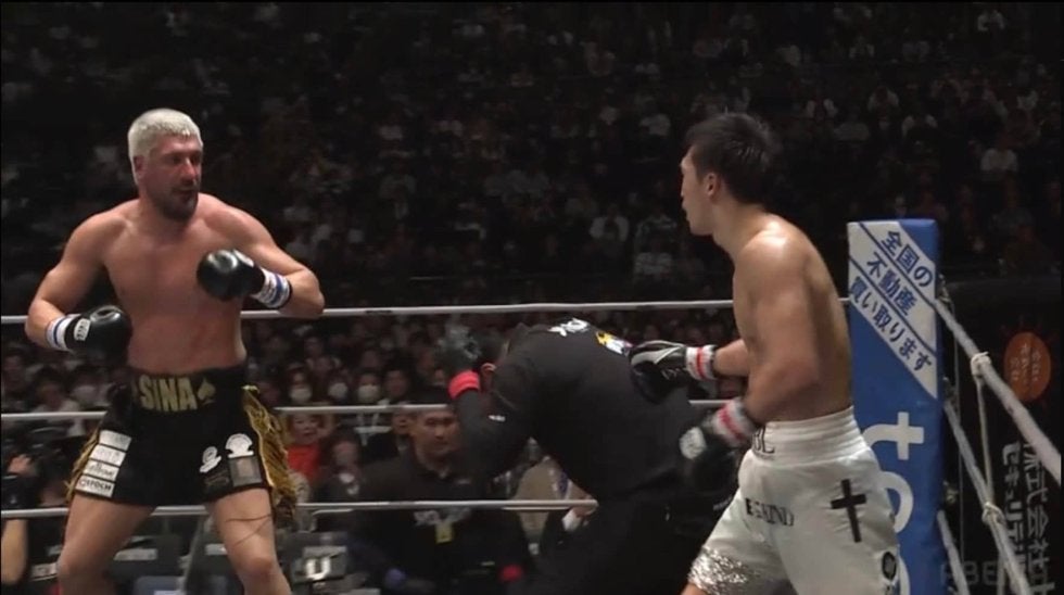 RIZIN】「審判殴られるところ初めて見た」レフェリーの制止を“ガン無視