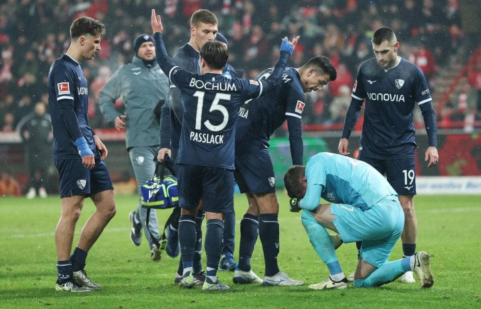 GK頭部にライター直撃事件、引き分けからボーフムが勝利扱いに