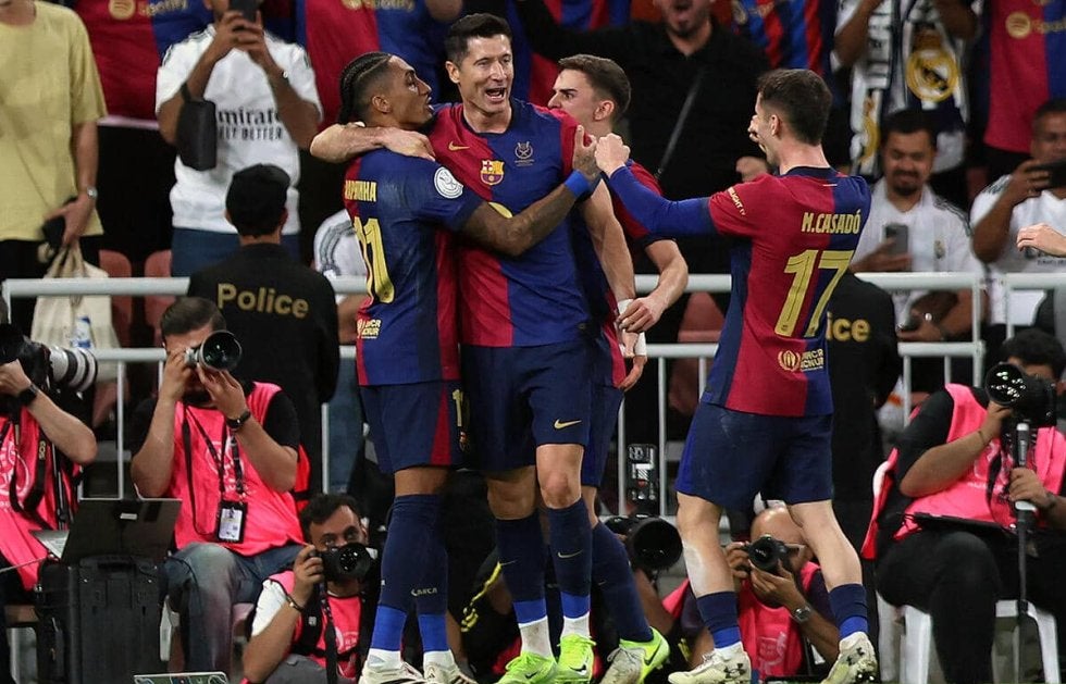 圧巻バルセロナが衝撃マニータで2戦連続クラシコ大勝！　フリック新体制で初タイトル【スーペル・コパ】