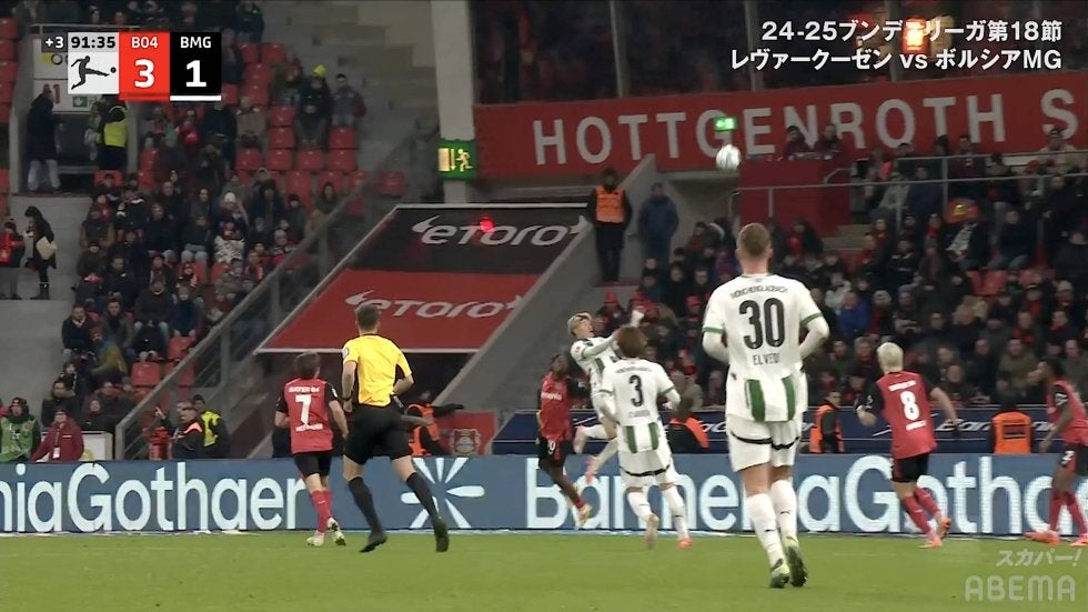 脅威のバネ！ 福田師王、“超滞空”ヘディング”が話題沸騰…ブンデス王者を相手に躍動「もっと長い時間で見たい」