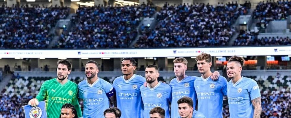 「なにこれ羨ましい」マンCの斬新企画「ファンによるAIデザインでユニフォーム決定」に世界が沸騰！「自分達で決めれるシステムいいな」「ピンクのがすごく良い」などの声