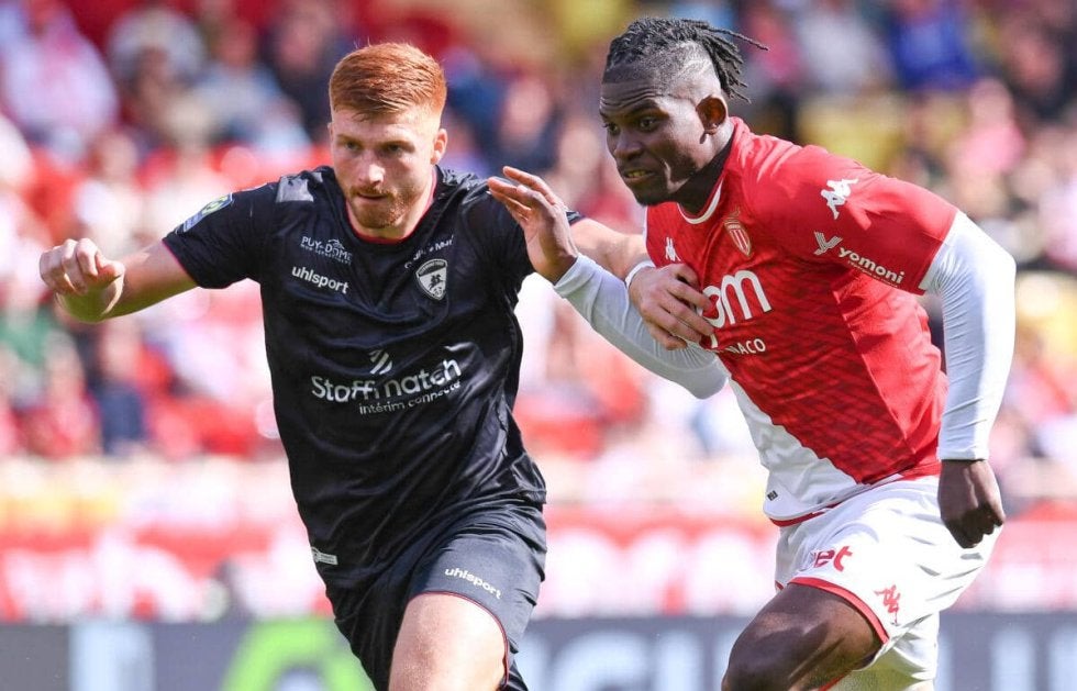 バレンシアDFカウフリーズ、レンタル終了でザルツブルクへ