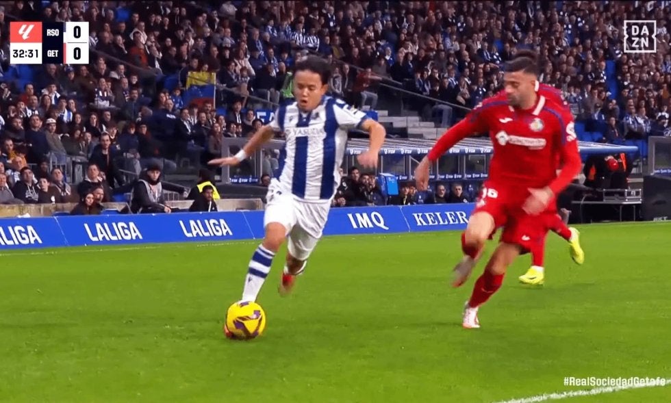 「マジシャンだ」久保建英の“無双ドリブル”にSNS沸騰！「レベチすぎ」謎の“３人スルー”には「なんでだ…」