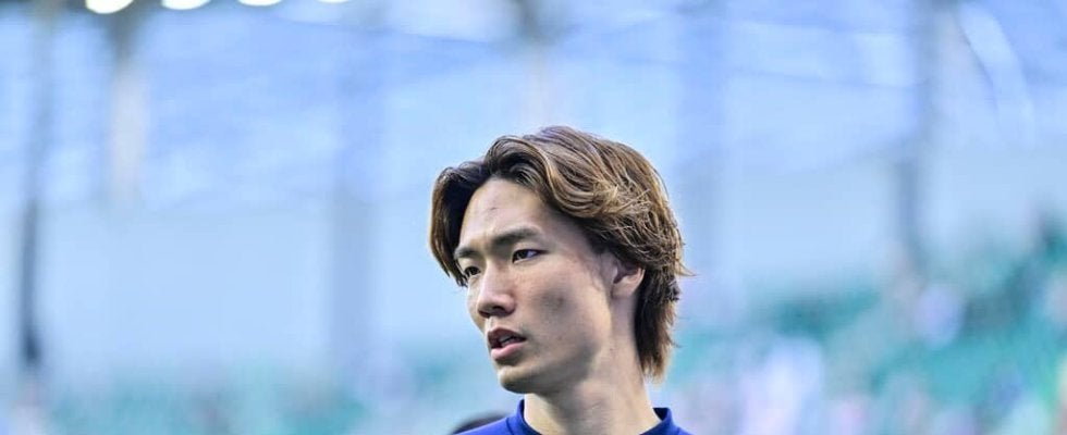 「かっこよすぎます!!!」「オーラ半端ない」板倉滉が公開した「品川ナンバーの高級車ベントレーショット」が大反響！「前髪下ろしてるの久々では？」など注目の声続々