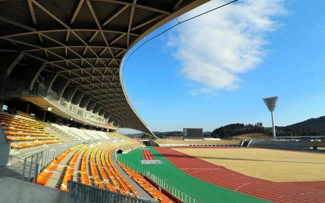 「クロキリ」「アカキリ」　地場芋焼酎の略称、スタジアムに命名