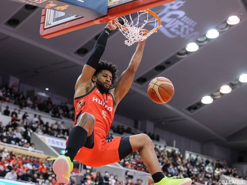 大阪エヴェッサが越谷アルファーズに競り勝つ…牧隼利が値千金のブロック