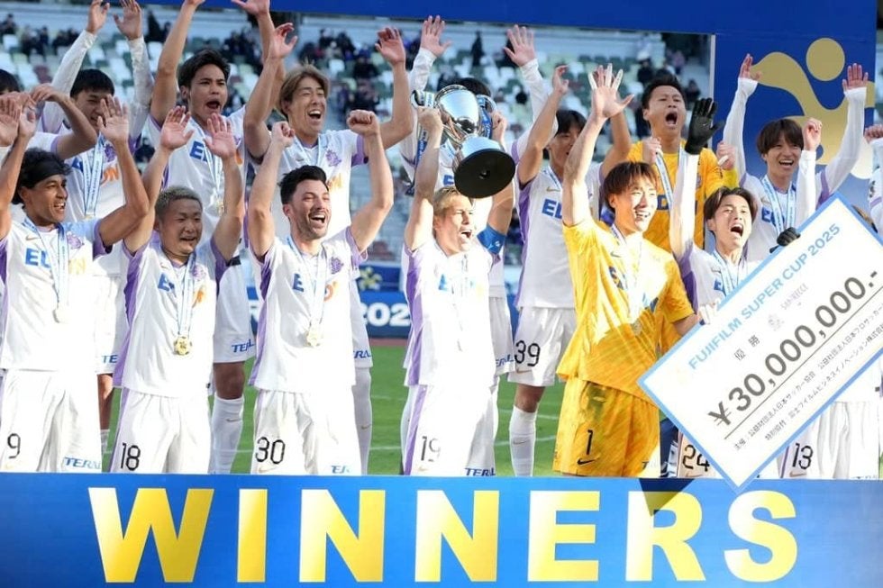 ｢2冠王者｣神戸に完勝、広島スキッベ監督と吉田監督の考え方の違いが｢差｣に【Jリーグ開幕直前、2つのカップ戦から見えた｢2025新シーズン｣の行方】(2)