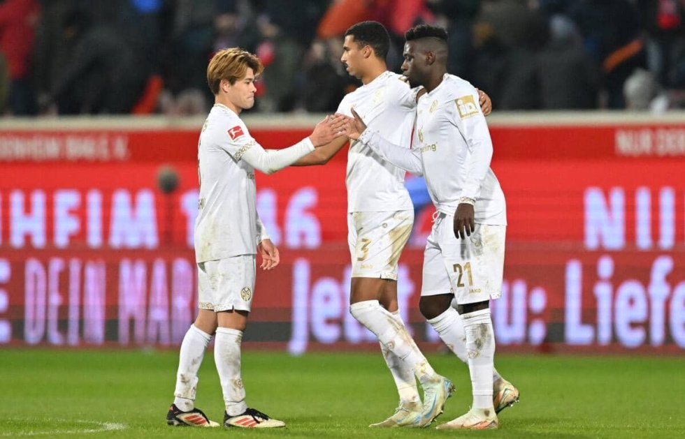 佐野海舟フル出場のマインツ、主砲ブルカルトの1G1Aで快勝し6位浮上【ブンデスリーガ】