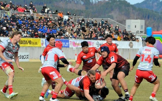 震災復興、山火事鎮火祈念しラグビー試合