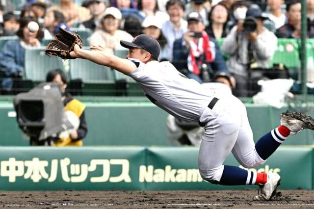 甲子園で父と同じ三塁手「ようやく同じ立場に」　横浜・為永皓選手