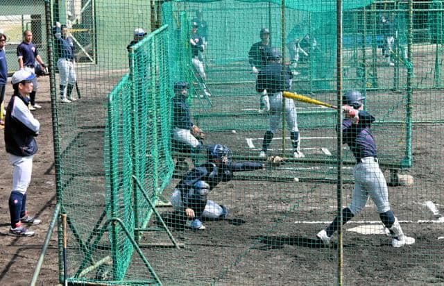 横浜、接戦想定し調整「全員野球で勝利もぎ取る」　智弁和歌山と決勝