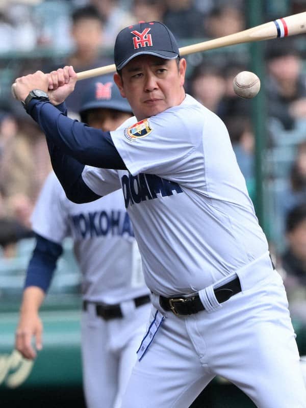 優勝の横浜・村田監督「あの1球に思いが伝わった」　センバツ