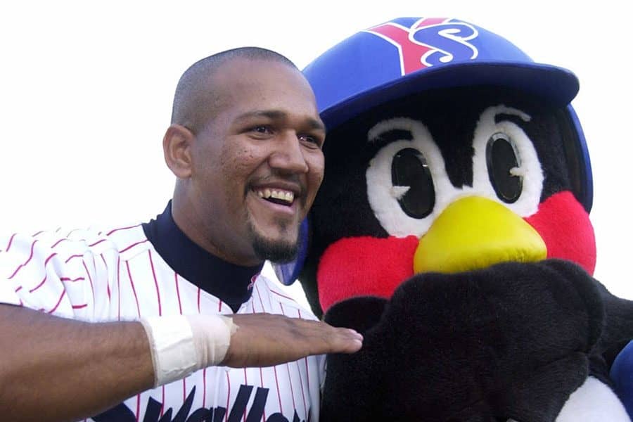 つば九郎担当者との別れ惜しむ“88秒”　盟友が改めて伝えた感謝「野球人生の一部」