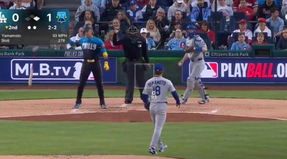 やってらんねえ… 山本由伸、鋭く急落する“魔球”が「エグい」「なんやこれ」相手打者が無念の“三振バット投げ”