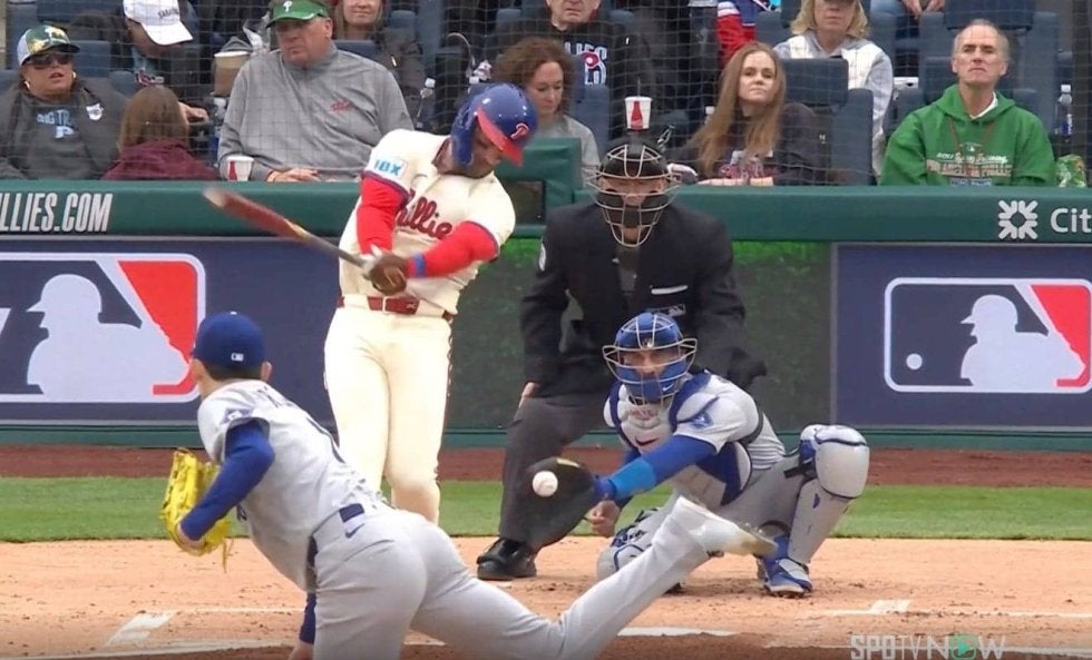 この動きはなんだ…？ 佐々木朗希、視界から消える“予測不可能な魔球”「打てるわけない」 低回転で急減速&急落下→バットのはるか下を通過「ナックルフォーク？」